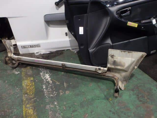 Left Side Step SUZUKI Every 1988 M-DB71V — photo 2