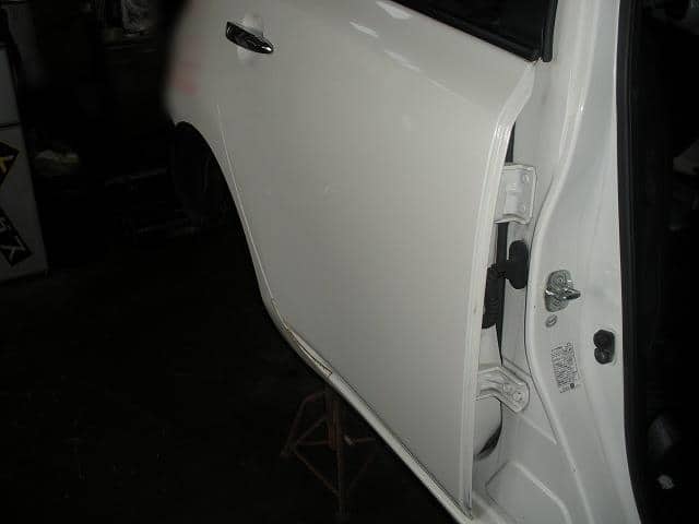 Rear Right Door Assembly NISSAN Leaf_ 2014 ZAA-AZE0 — photo 4