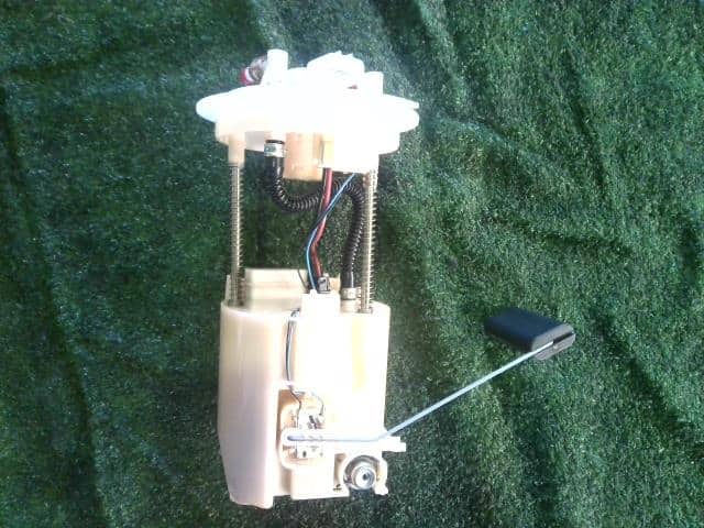Fuel Pump NISSAN Note 2016 DBA-E12 — photo 2