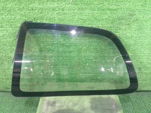 Left Side Windshield TOYOTA Starlet 1998 E-EP91 — photo 1