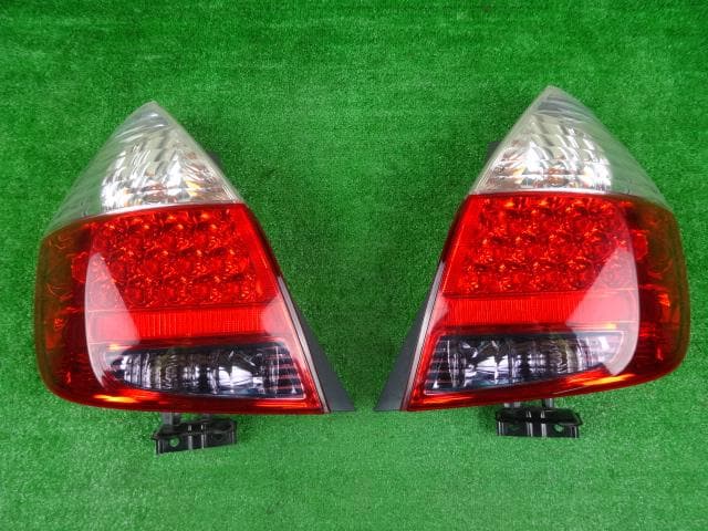 Right Tail Light HONDA Fit 2004 DBA-GD2 — photo 1