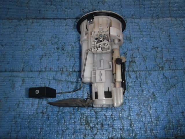 Fuel Pump TOYOTA Brevis 2001 TA-JCG15 — photo 1