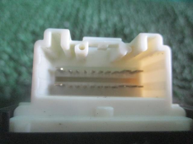 Power Window Switch TOYOTA Porte 2004 CBA-NNP10 — photo 3