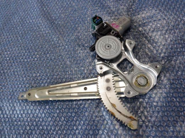 Rear Left Door Regulator NISSAN Cube 2010 DBA-NZ12 — photo 1