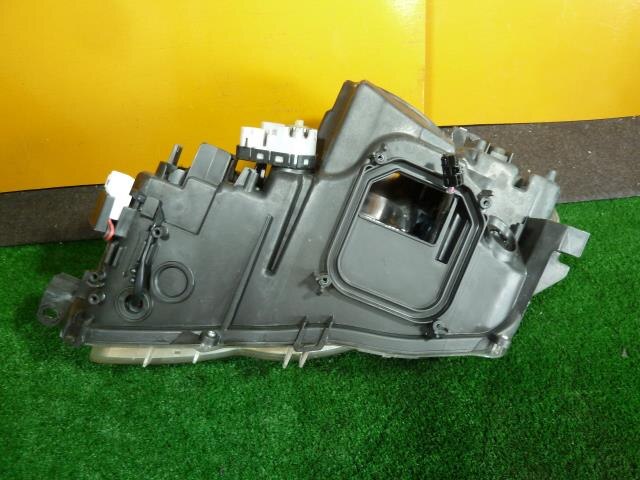Right Headlight TOYOTA Mark X DBA-GRX120 — photo 2