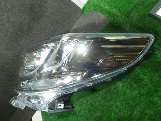 Left Headlight TOYOTA Alphard DBA-GGH30W 8118558341 — photo 4