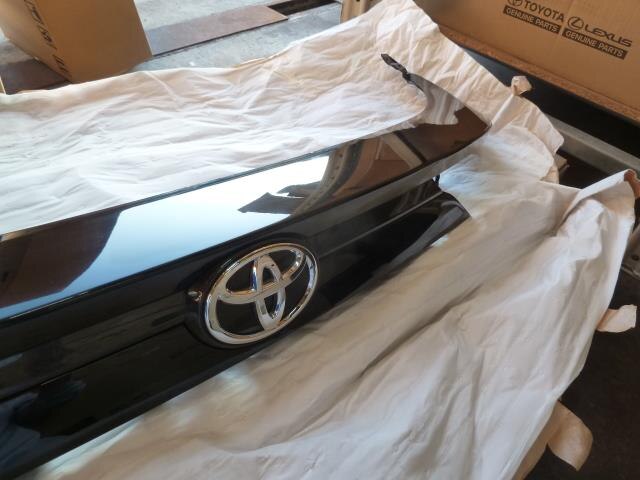 Rear Finish Panel TOYOTA Harrier DBA-ZSU60 — photo 4