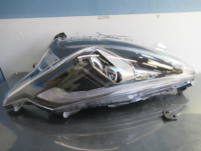 Left Headlight TOYOTA Sienta DAA-NHP170G — photo 7