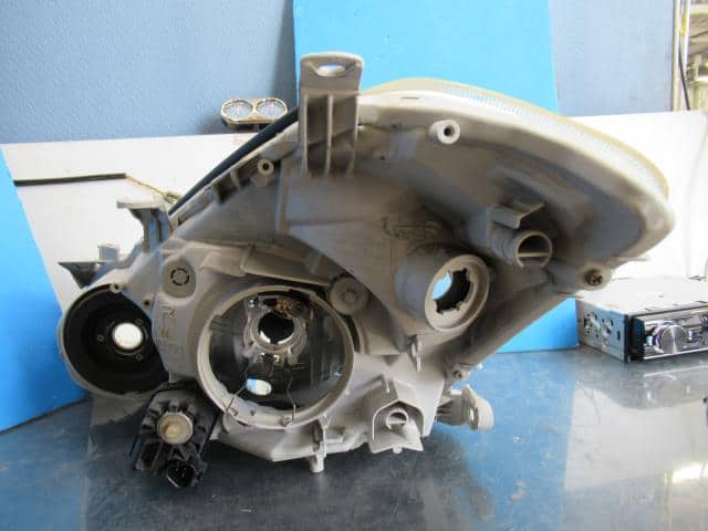 Right Headlight TOYOTA Caldina CBA-AZT241 — photo 7