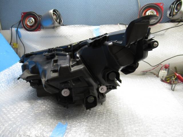 Right Headlight TOYOTA Lexus nx DBA-AGZ10 — photo 10
