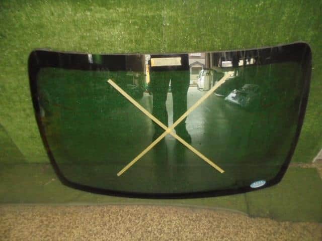 Rear Windshield TOYOTA Crown Majesta 2012 DBA-URS206 — photo 1
