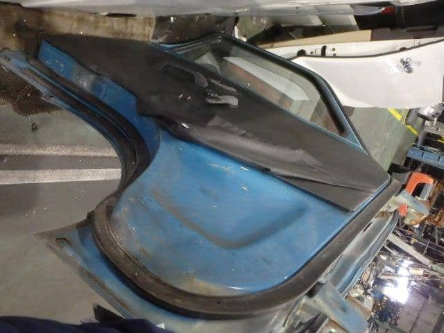 Front Left Door Assembly SUZUKI Carry 1996 V-DD51T 6800250F01 — photo 4