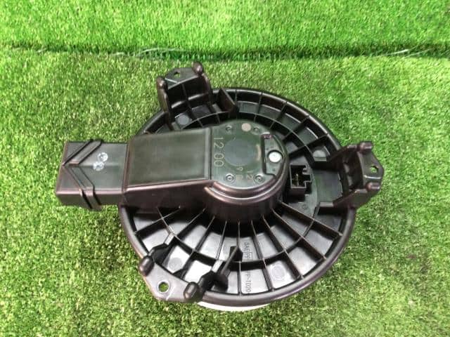 Blower Motor HONDA Fit 2013 DAA-GP5 — photo 1
