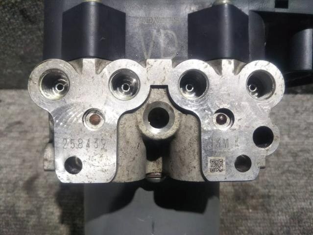 ABS Actuator TOYOTA Mark X 2010 DBA-GRX135 — photo 5
