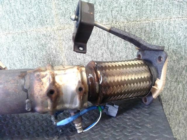 Front Exhaust Pipe HONDA Odyssey 2004 ABA-RB1 — photo 4