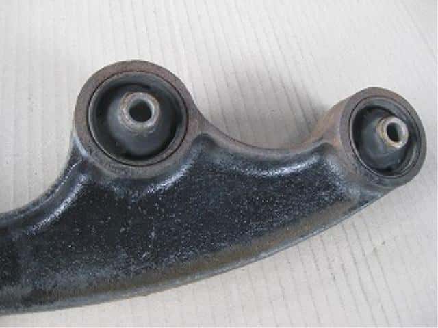 Rear Left Lower Control Arm SUZUKI Jimny Wide 1998 GF-JB33W 4620081A00 — photo 3