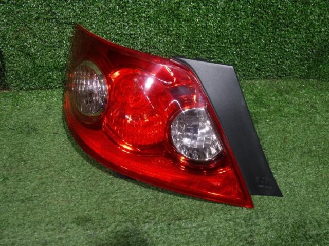 Left Tail Light TOYOTA Mark X 2005 DBA-GRX125 — photo 1