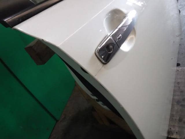 Front Right Door Assembly NISSAN Leaf_ 2011 ZAA-ZE0 — photo 2