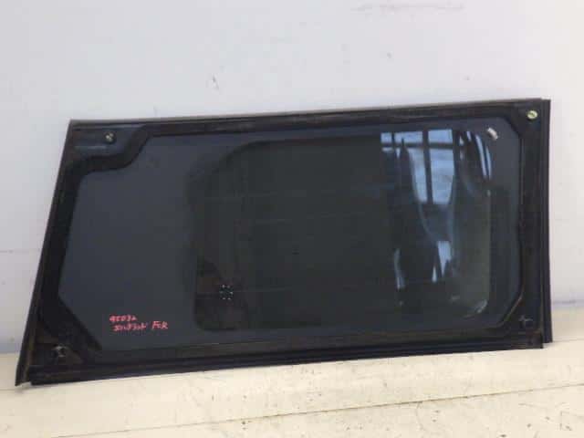 Side Windshield NISSAN Elgrand 2012 DBA-TE52 — photo 3