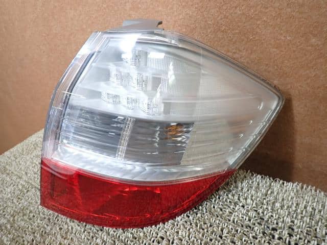Right Tail Light HONDA Fit 2010 DBA-GE — photo 2