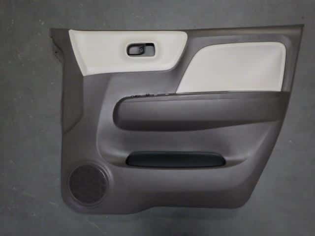Front Right Door Trim NISSAN Moco 2014 DBA-MG33 — photo 1