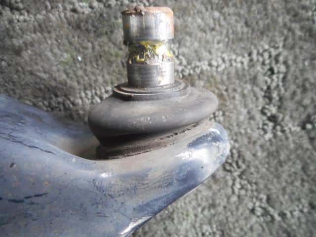 Front Right Lower Control Arm MITSUBISHI eK Wagon 2006 DBA-H82W — photo 3