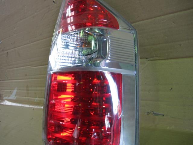 Right Tail Light TOYOTA Noah 2009 DBA-ZRR70 — photo 2
