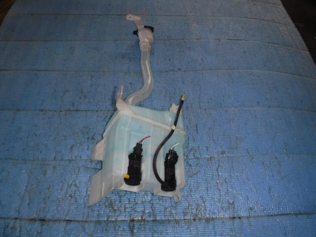 Windshield Washer Tank TOYOTA Noah 2008 DBA-ZRR75 — photo 1