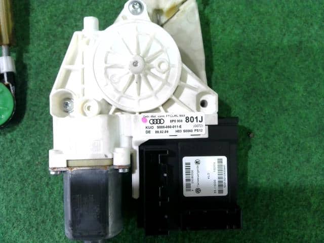 Front Right Door Regulator AUDI Audi a4 2008 ABA-8PCAX — photo 3