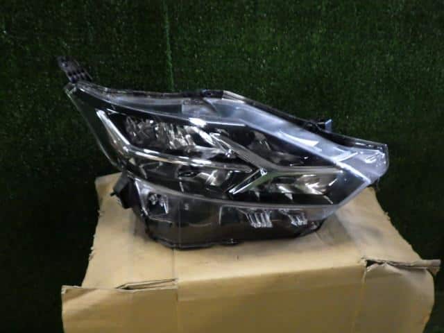 Right Headlight NISSAN Dayz 2020 5AA-B47 — photo 1
