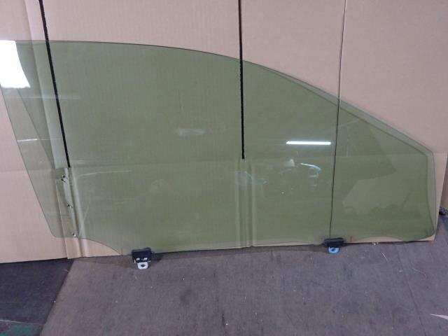 Front Right Door Windshield TOYOTA Corolla Fielder 2008 DBA-NZE141 — photo 1