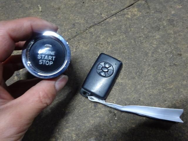 Keyless Entry Remote Control Key TOYOTA Corolla Fielder 2008 DBA-NZE141 — photo 2