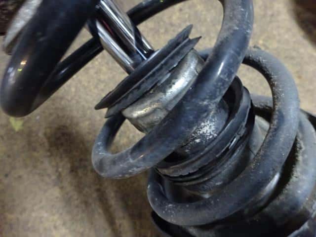Front Right Strut DAIHATSU Mira 2008 DBA-L275S — photo 2