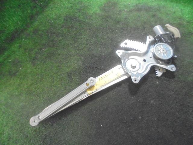 Front Left Door Regulator TOYOTA Passo 2016 DBA-M700 — photo 1
