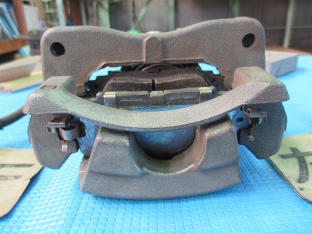 Front Left Caliper TOYOTA Ractis 2006 DBA-NCP100 — photo 3