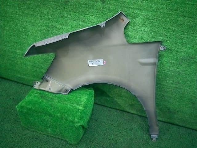 Right Fender Panel HONDA Step Wagon 2010 DBA-RK1 — photo 4