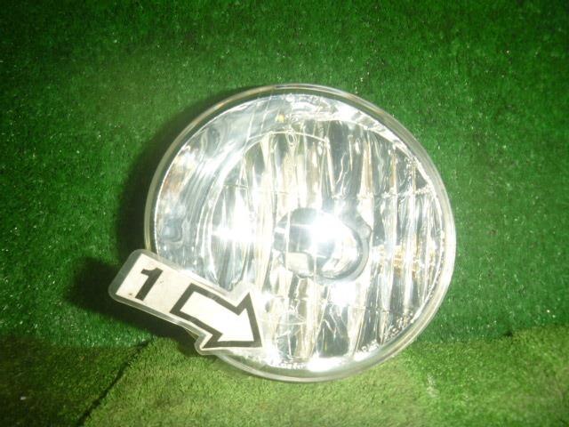 Left Fog Light TOYOTA Noah 2002 TA-AZR60 — photo 2