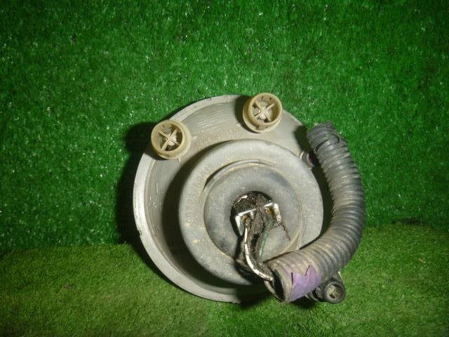 Left Fog Light TOYOTA Noah 2002 TA-AZR60 — photo 3