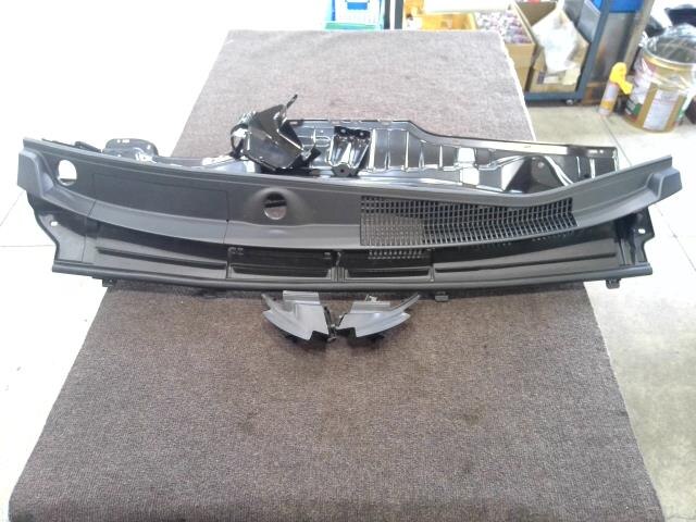 Cowl Top Panel TOYOTA Sienta 2018 DBA-NSP172G — photo 1