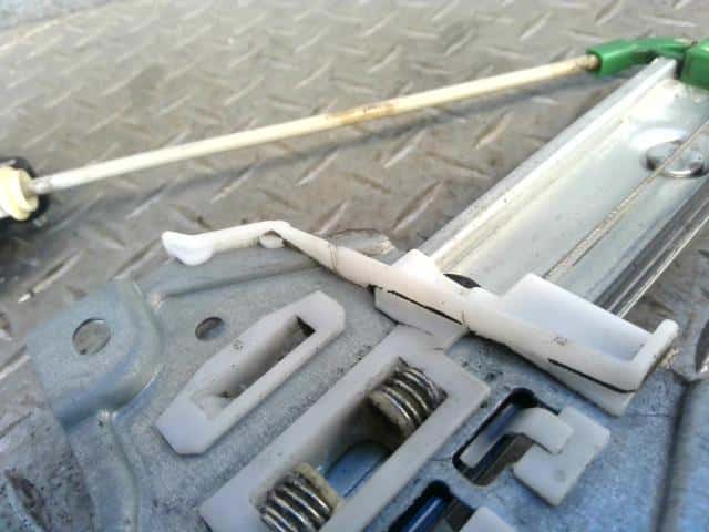 Front Right Door Regulator SUZUKI MR Wagon 2006 DBA-MF22S 8340181J00 — photo 3