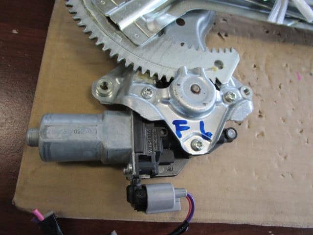 Front Left Door Regulator NISSAN Dayz 2017 DBA-B21 — photo 4