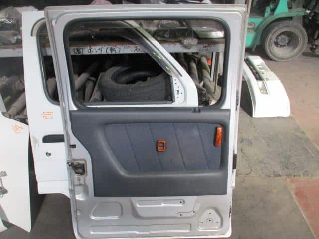 Rear Left Door Assembly SUZUKI Every 2002 GH-DA62W — photo 2