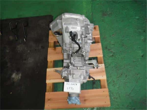 Automatic Transmission SUZUKI Every 2020 HBD-DA17V — photo 1