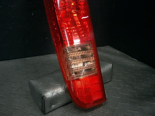 Left Tail Light TOYOTA OPA 2003 UA-ZCT10 — photo 4