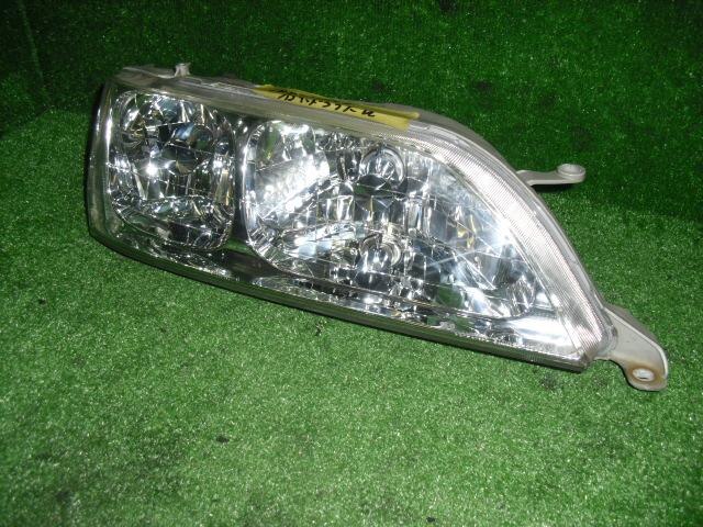 Right Headlight TOYOTA Cresta 1998 E-JZX100 — photo 1