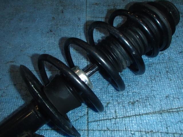 Front Right Strut TOYOTA Ractis 2008 CBA-NCP105 — photo 2