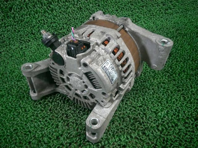 Alternator MAZDA Premacy 2010 DBA-CWEFW LF8J18300 — photo 2