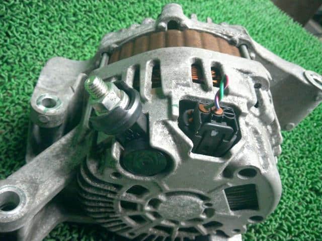 Alternator MAZDA Premacy 2010 DBA-CWEFW LF8J18300 — photo 4