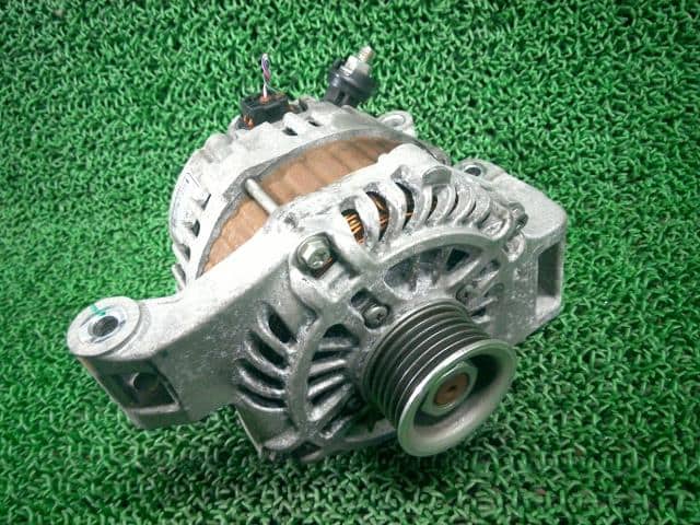 Alternator MAZDA Premacy 2010 DBA-CWEFW LF8J18300 — photo 1