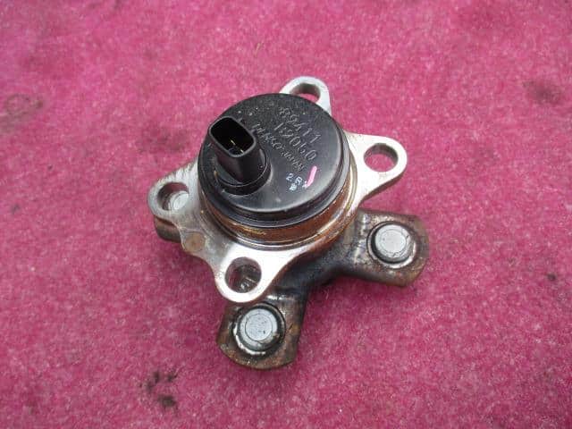 Rear Wheel Hub DAIHATSU Tanto 2014 DBA-LA600S — photo 1